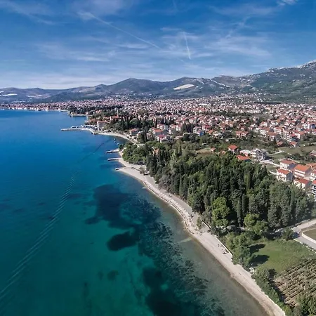 Lovely In Kastel Luksic With Wifi Appartement Kaštela